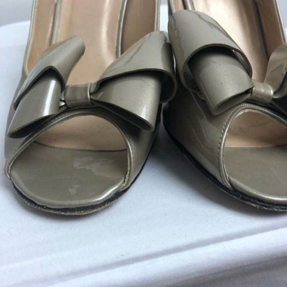 Stuart Weitzman Y2K Patent Leather Sling Back Bow Heels 7.5 - Picture 3 of 5